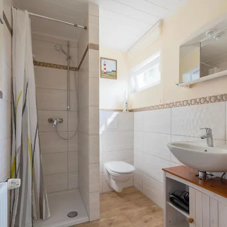 Schoener In Poel In Strandnaehe Дом отдыха